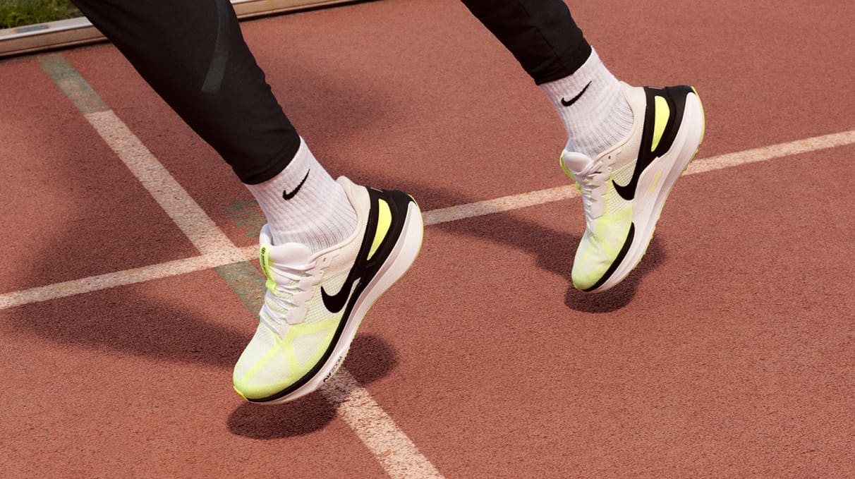 How to Choose Kids' Running Shoes That Fit. Nike UK