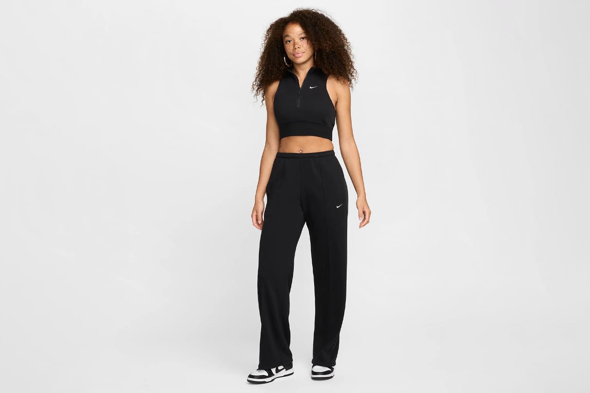Nikeおすすめのレディース向けブラック スウェットパンツ