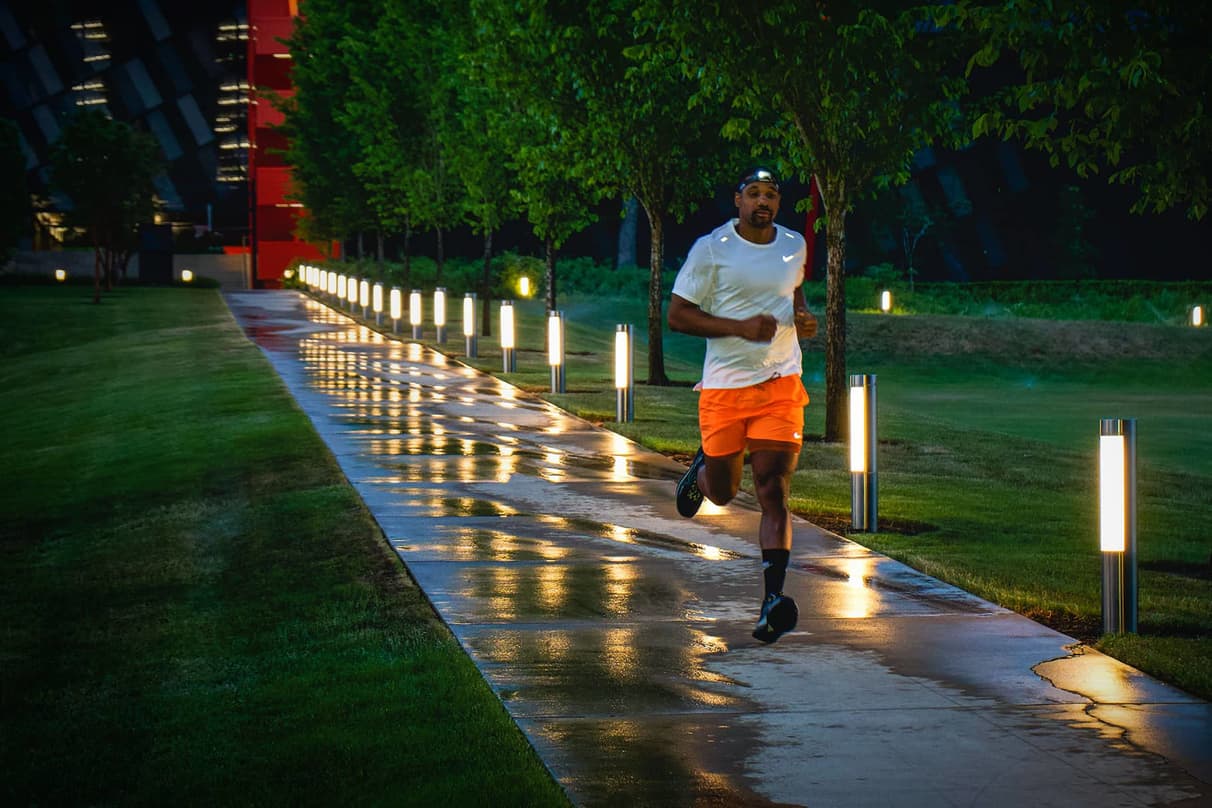 7 Safety Tips to Follow When Running at Night . Nike AU