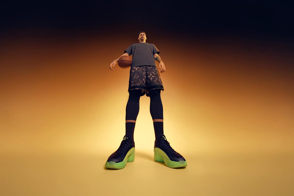 Joue avec assurance et maîtrise avec la Luka 5 de Jordan Brand