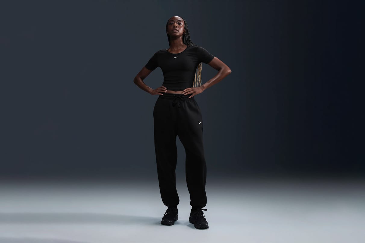 Nikeおすすめのレディース向けブラック スウェットパンツ