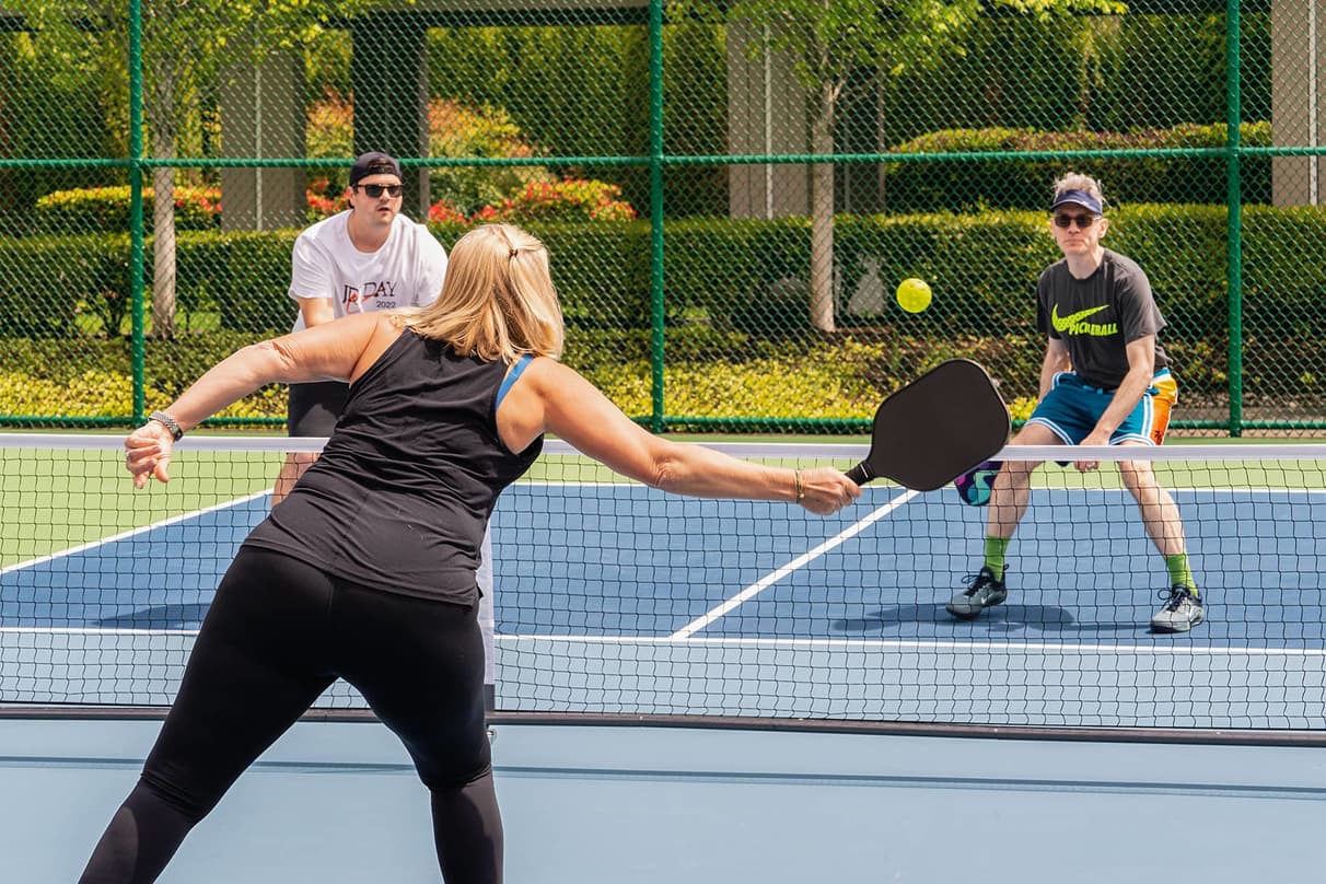 ¿Qué es Pickleball? ¿Y cómo se juega? Nike ¿Qué es Pickleball? ¿Y cómo se juega? Nike