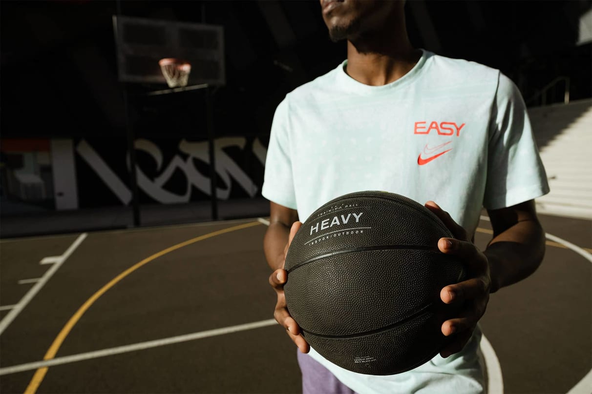 Qu'est-ce qu'un ballon de basket lesté et quels sont ses avantages ?