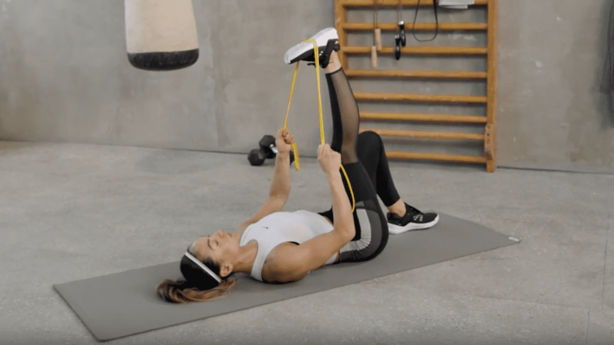 6 Resistance Band Exercises To Boost Strength Nike Ie