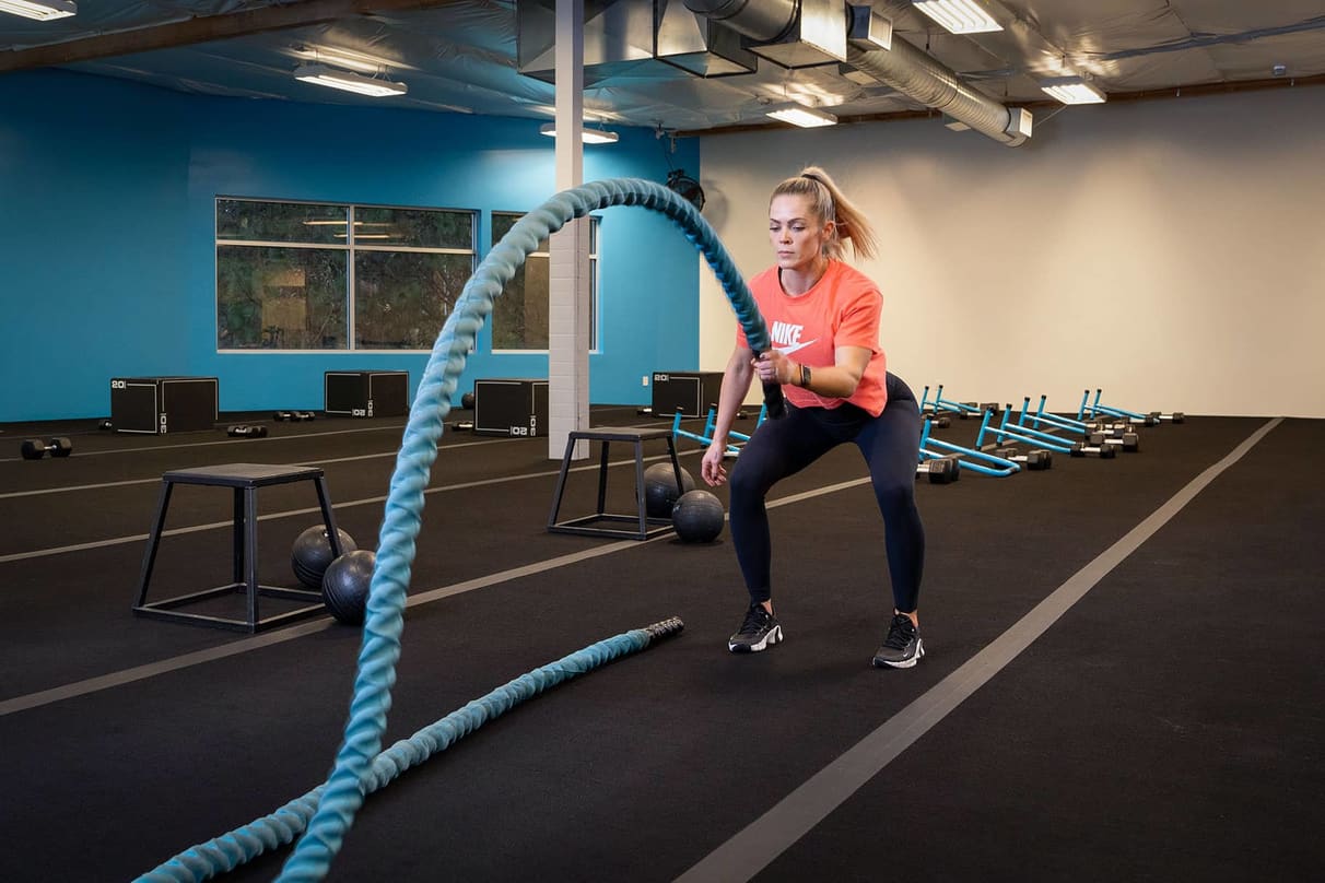 Battle Ropes What They Are Their Benefits And Exercises You Can Do Nike Com