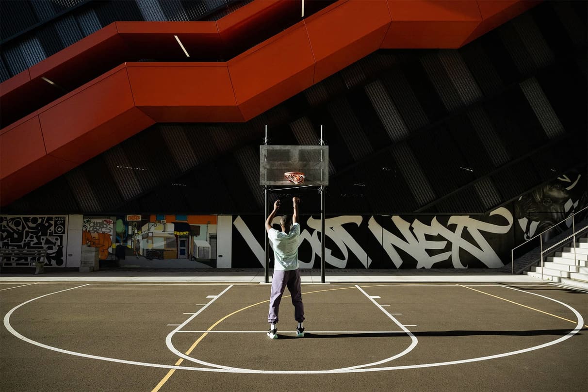 How To Shoot Free Throws, According to Basketball Coaches and Pros