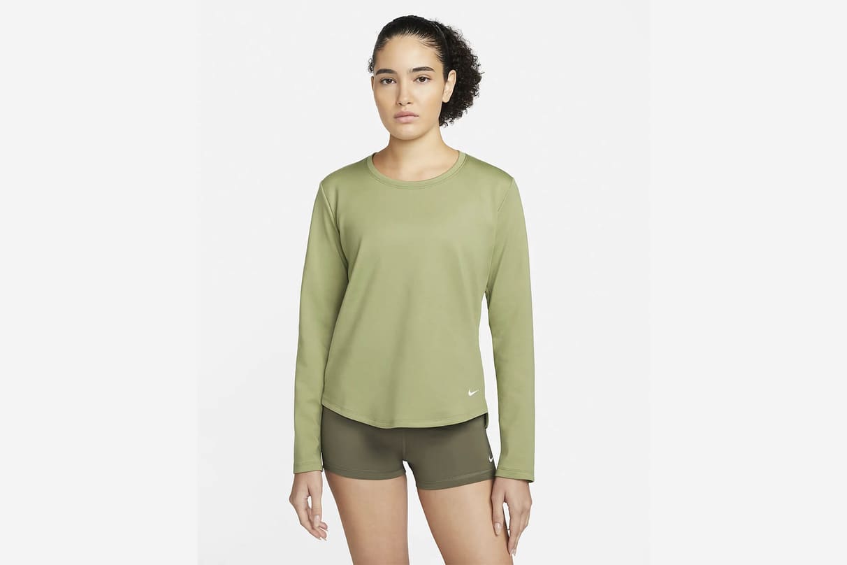 Die 10 besten zum Schlafen geeigneten Damenshirts von Nike