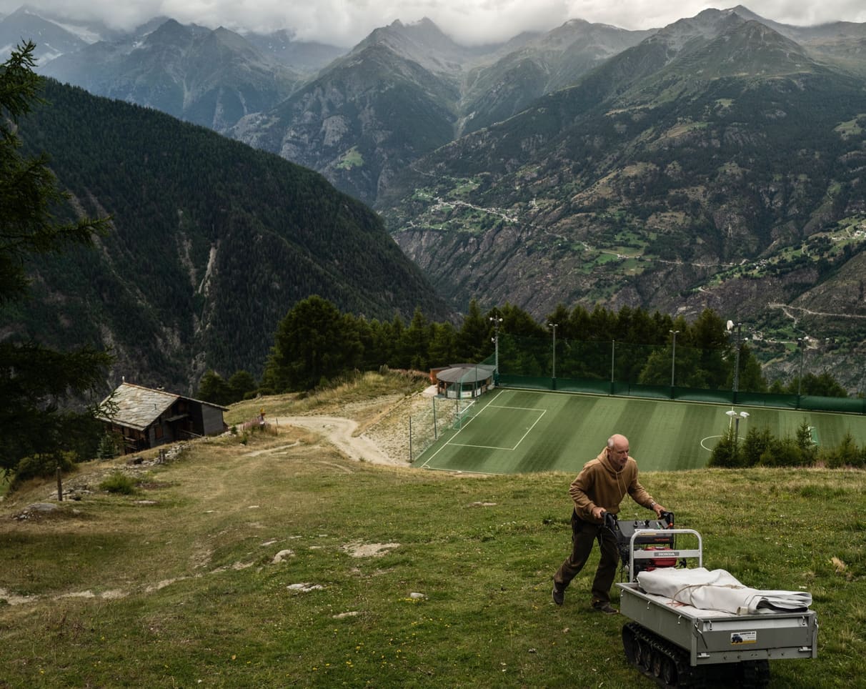 İsviçre Alplerinde En Üst Düzeyde Futbol Oyna  