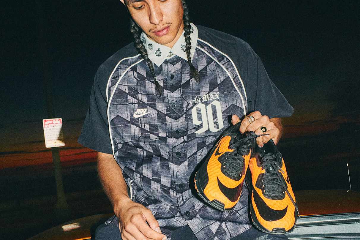 Le pack Nike Mad 90 : des versions futuristes de la Air Max qui célèbrent le passé du foot