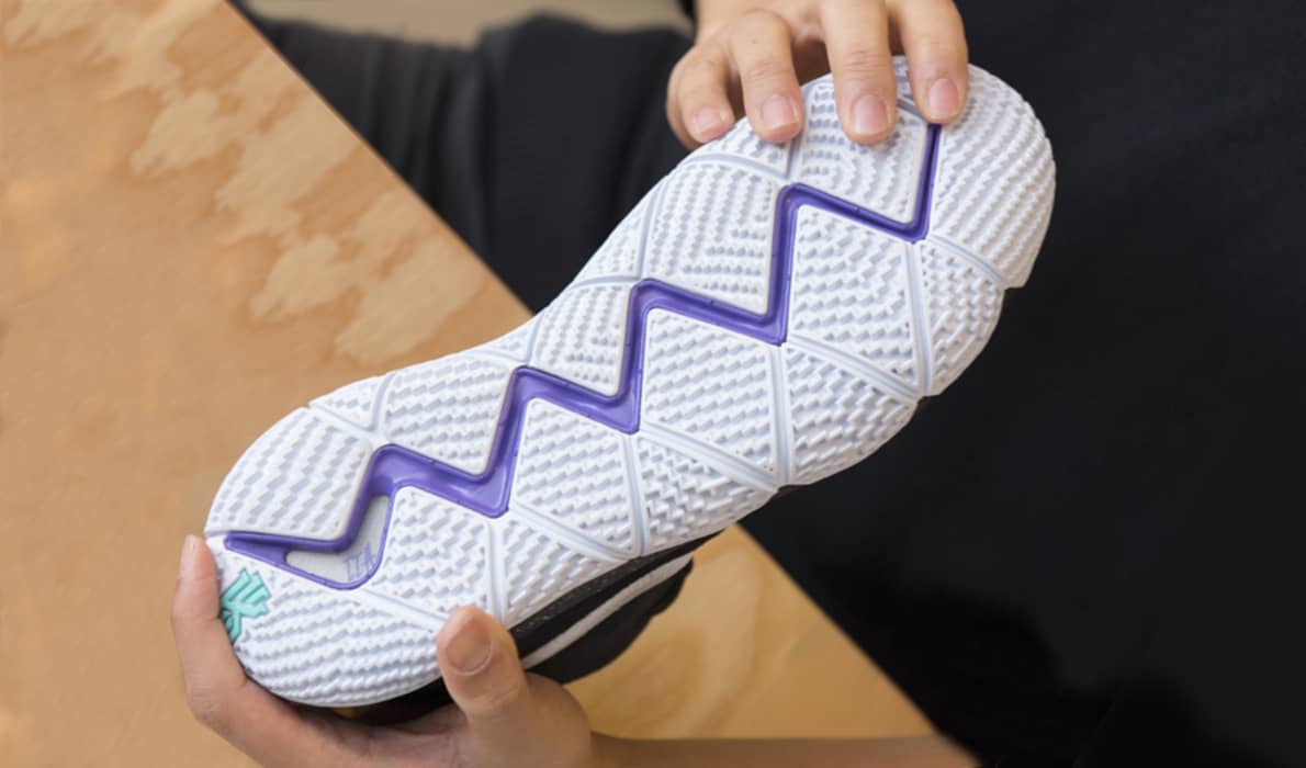 trix kyrie 4
