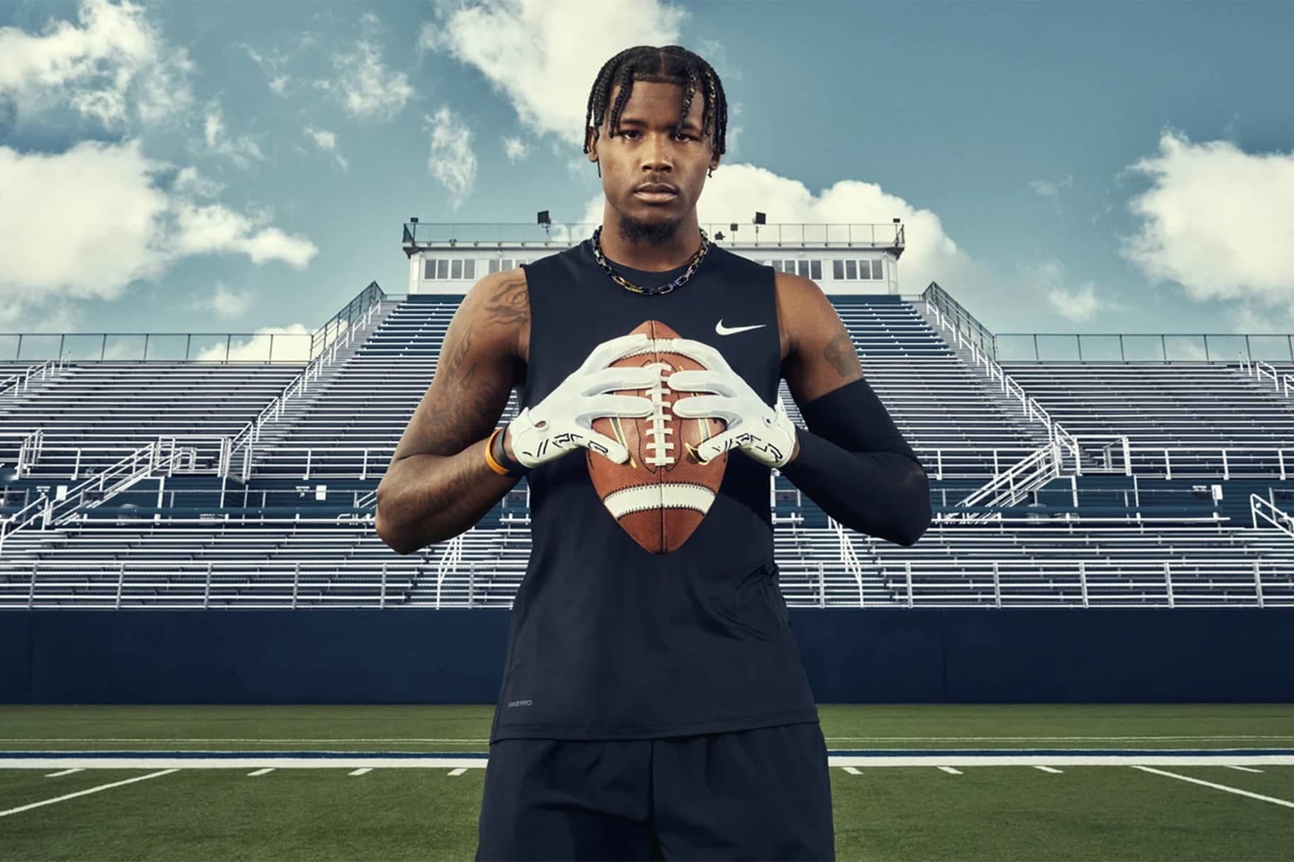 mens nike football gloves