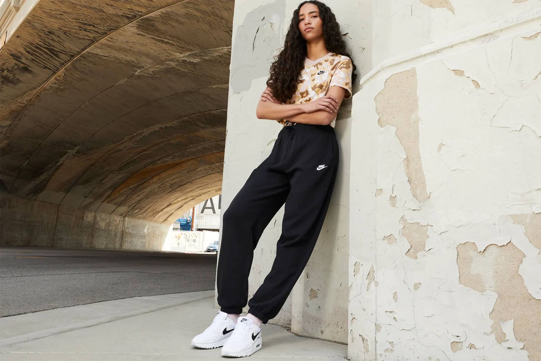 Check Out the Warmest Tracksuit Bottoms by Nike. Nike HR