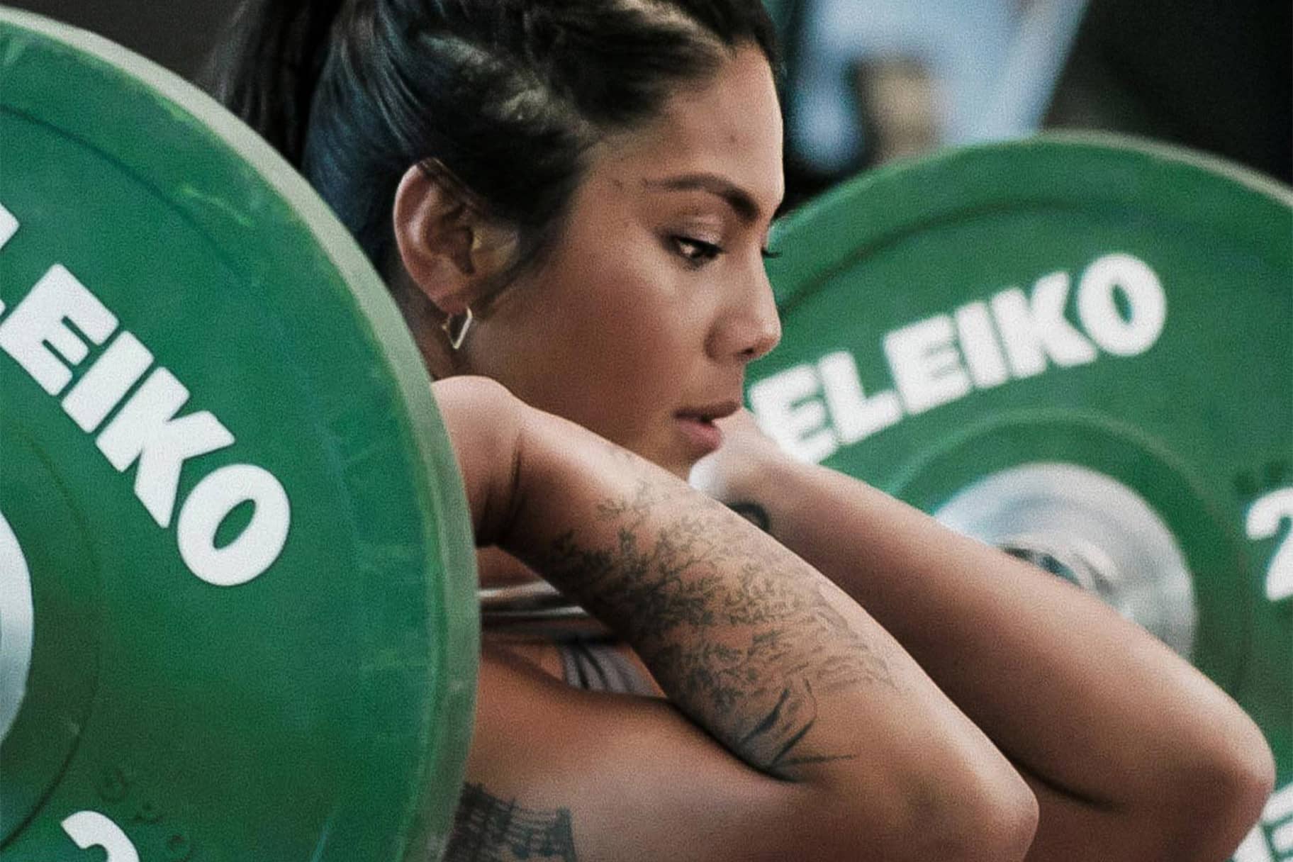 How to Do a Power Clean: 4 Steps for Beginners. Nike IE