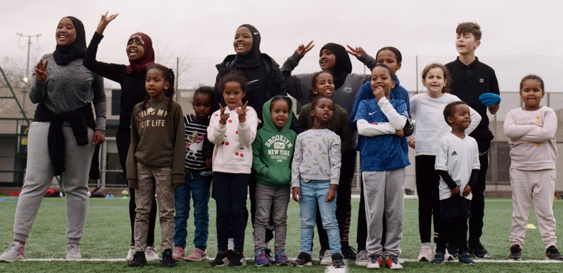 認識英國第一位戴頭巾的裁判 Jawahir ‘JJ’ Roble。