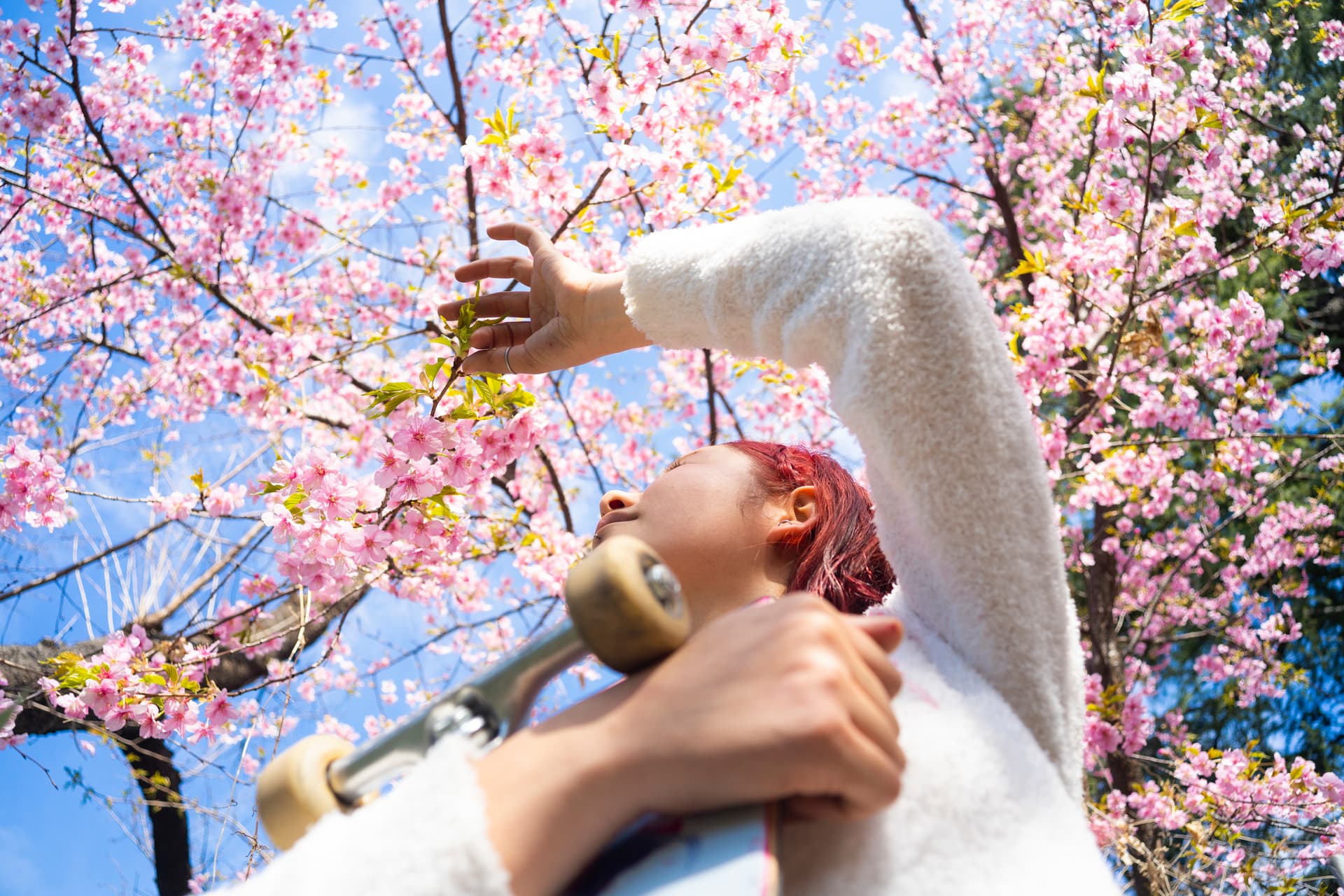 Esta mujer representa la cultura del skateboard de Tokio