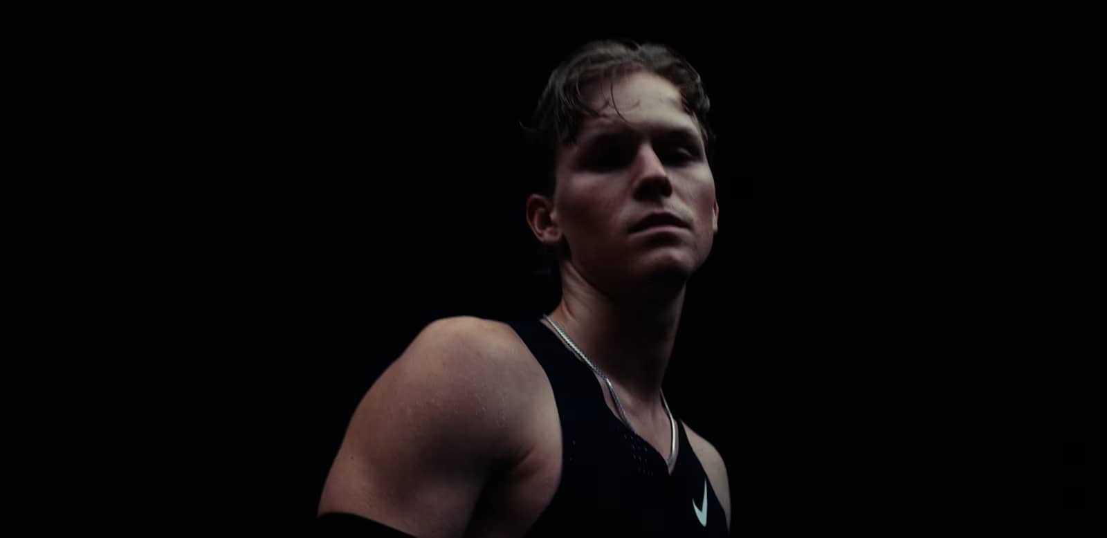 รองเท้า เสื้อผ้า และอุปกรณ์เสริม สำหรับบุรุษ, ขุมพลังเต็มขั้น