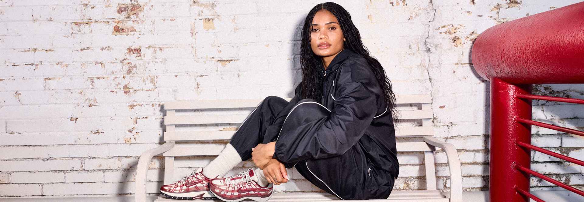 Sitio web oficial de Nike, Ahora Disponible