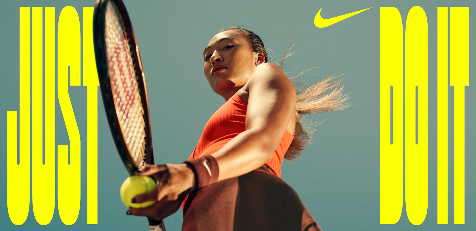 Nike 女鞋、服裝與配件
