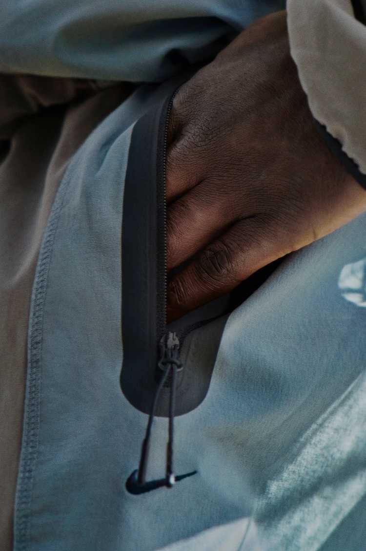 Nike Tech Woven. Libera todo tu potencial de movimiento.
