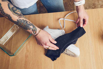 Cómo eliminar los pliegues y las arrugas de las zapatillas