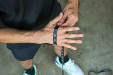 Cómo tomar las medidas de tu mano para calcular la talla de guantes