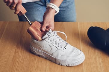 Cómo eliminar los pliegues y las arrugas de las zapatillas