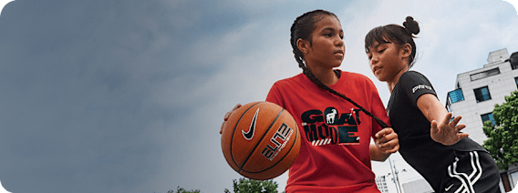 Shop By Sport, 나이키 키즈 신발, 의류 및 액세서리. NIKE.COM , slide 3 of 3