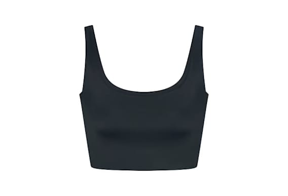 “NikeSKIMS가 여성을 위해 만들어졌다는 걸 확실히 느낄 수 있어요. 그게 가장 중요한 점인 것 같습니다.” 클로이 김, slide 2 of 3