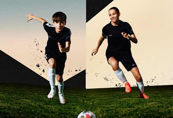 Altro da Nike Football, Scarpe, abbigliamento e accessori da calcio, slide 1 of 3
