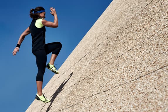 Cuatro tipos de entrenamientos en colina y sus beneficios