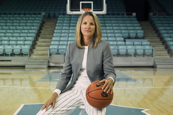 Come affrontare l'esclusione secondo la coach Courtney Banghart