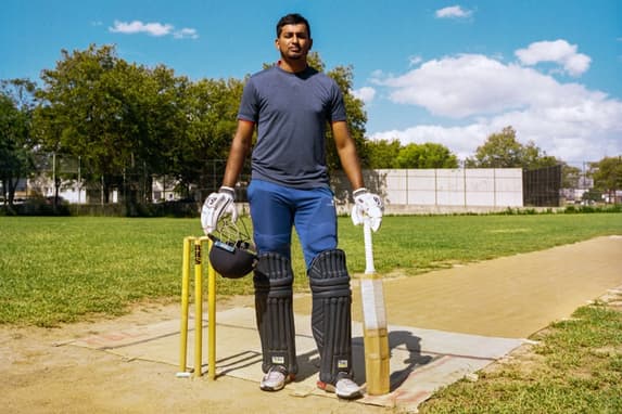 Pris sur le vif : famille, cricket et communauté avec Derick Narine