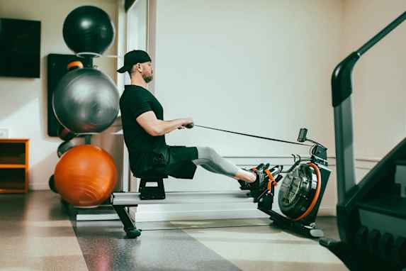 ローイングマシンで得られる5つのメリットをエキスパートが解説