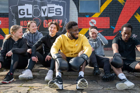 Gloves Not Gunz: mais do que um clube de boxe