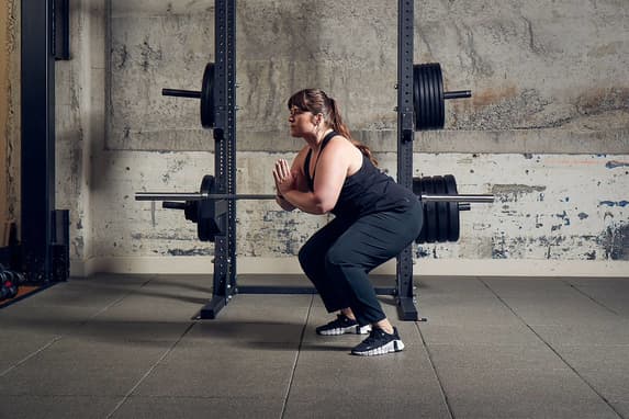 Die 13 besten Bodyweight-Übungen für Workouts ohne Equipment – erklärt von Expert:innen