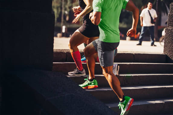 Síndrome de la banda iliotibial: què és, com es tracta i exercicis que cal evitar