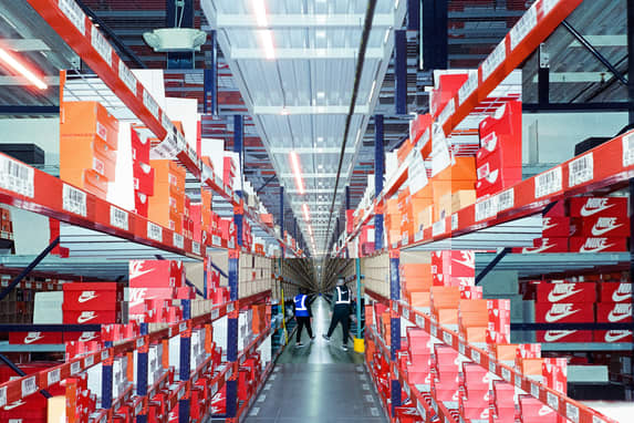 Mise reverzní logistiky Nike pro záchranu milionů bot