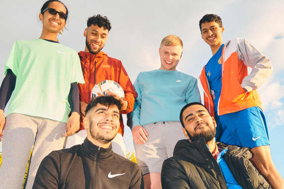Londra'nın Hint Gymkhana Futbol Takımı ile Tanış