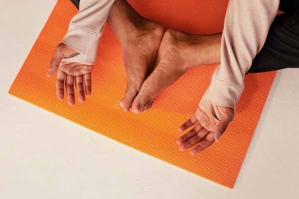 Come lo yoga può migliorare la salute, il benessere e le capacità atletiche