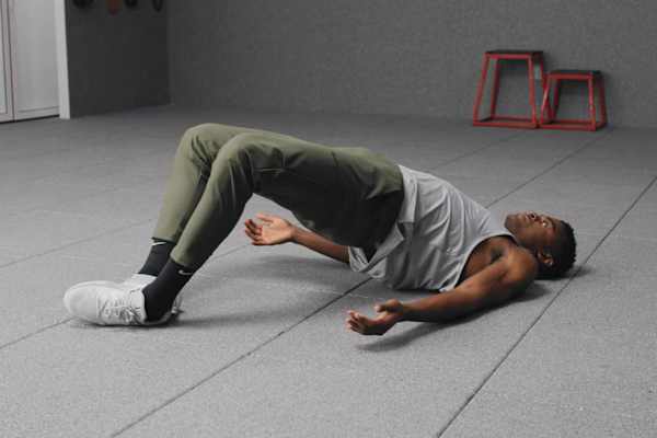 How To Strengthen Your Pelvic Floor, According to a Physiotherapist