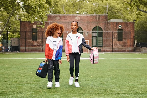 Dieci idee regalo Nike "non giocattolo" per bambini 