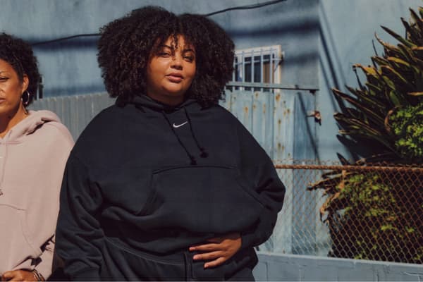 Las mejores sudaderas con gorro de tejido Fleece Nike para mujer para comprar ahora