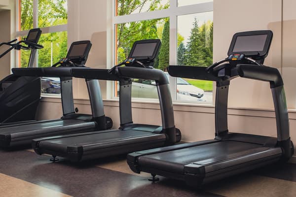 The 5 Benefits of Running on a Treadmill, According to Experts
