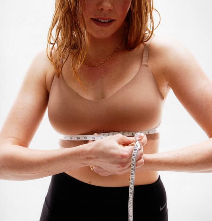 Anne Hathaway bra size, 34 C is the correct Anne Hathaway b…