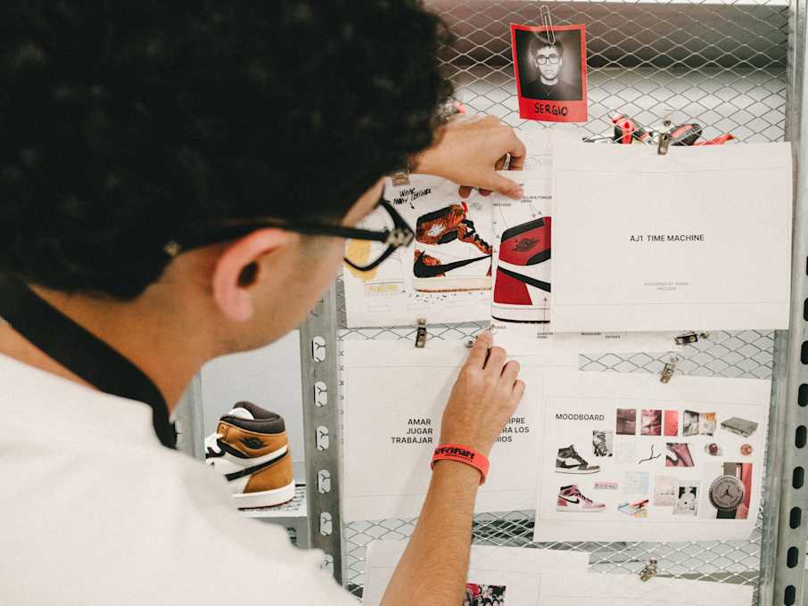 Sergio Hinojosa en el Jordan Design Studio