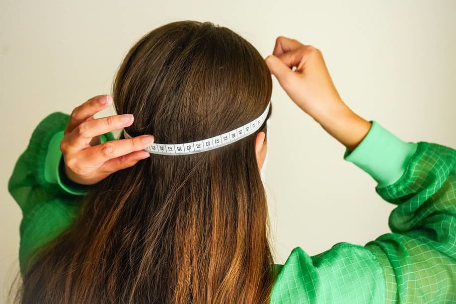 Come prendere le misure della testa per scegliere i cappelli