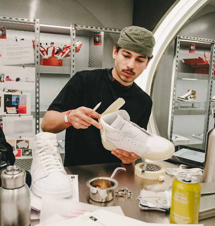 Calo en el Jordan Design Studio