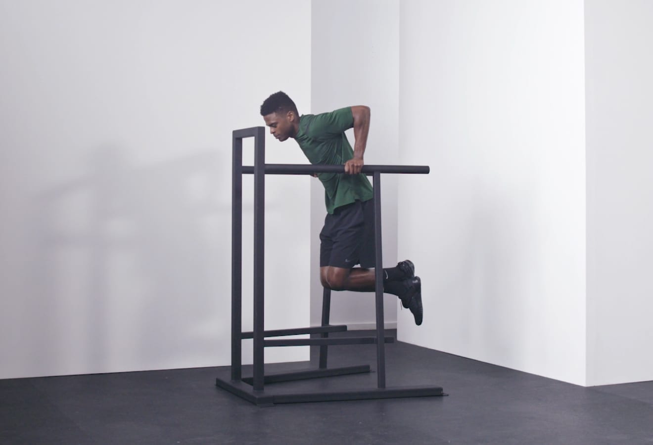 How To Do Tricep Dips And Why You Should Be Doing Them. Nike SG