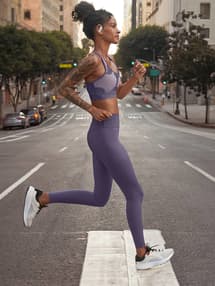 Lizzo Wears Red Sports Bra, Leggings With Nike Sneakers for Workout –  Fonjep News, Nike pegasus trail 3 goretex trail løbesko
