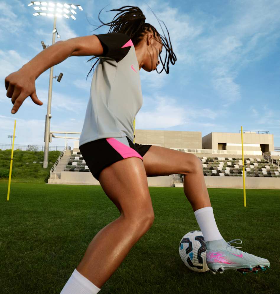Nike Soccer. Nike.com